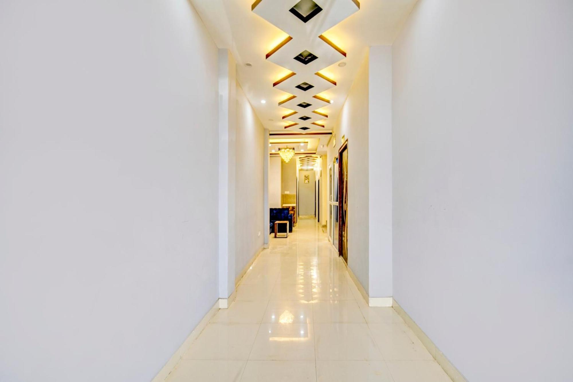 Khagaul Super Townhouse Anisabad Near Mahavir Sansthan מראה חיצוני תמונה