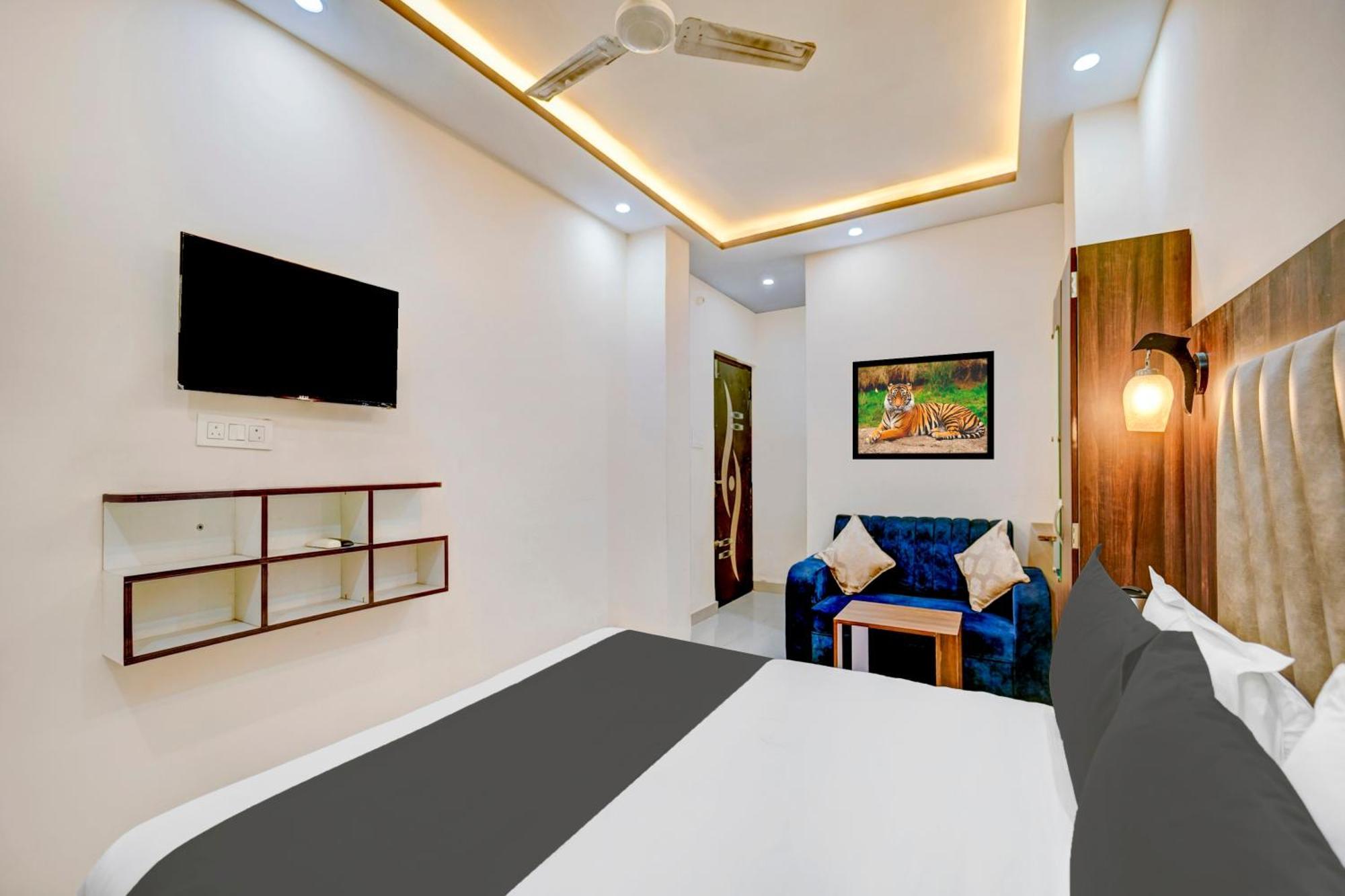 Khagaul Super Townhouse Anisabad Near Mahavir Sansthan מראה חיצוני תמונה